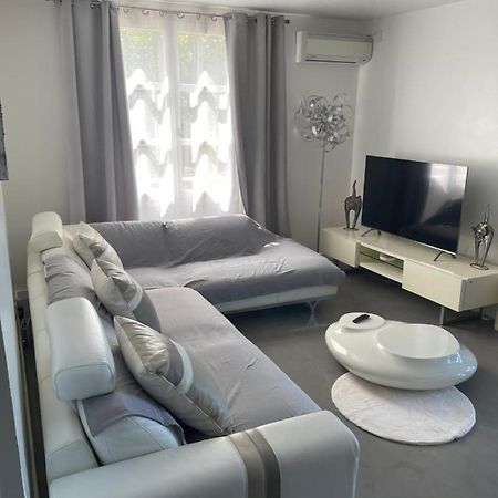 Charmant T2 Meuble Proche Chu Bellepierre Saint-Denis Kültér fotó
