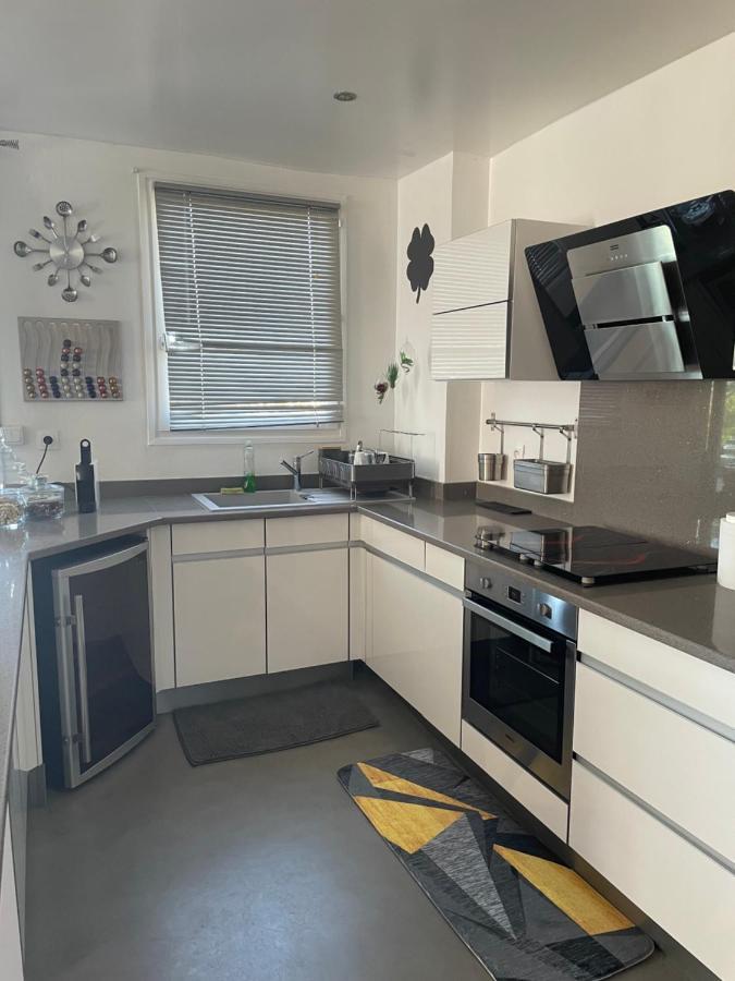 Charmant T2 Meuble Proche Chu Bellepierre Saint-Denis Kültér fotó