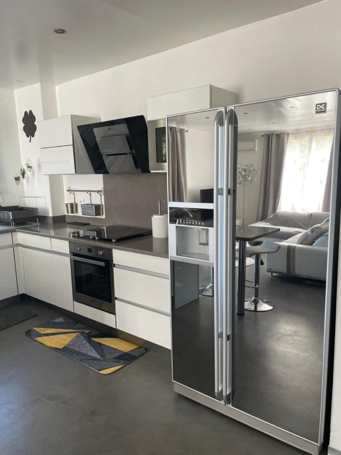 Charmant T2 Meuble Proche Chu Bellepierre Saint-Denis Kültér fotó